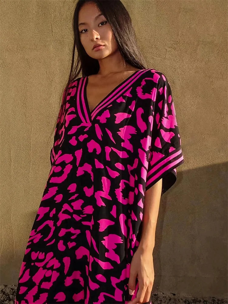 Bohemian Kaftan in pink and black.